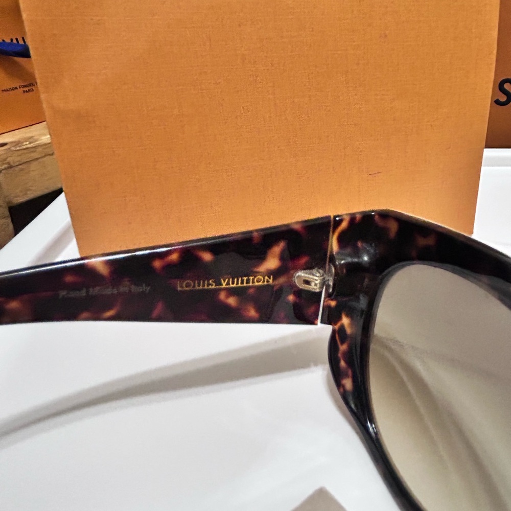 Louis Vuitton Black and Gold Sunglasses - Picture 5 of 11